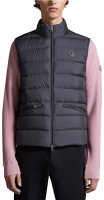 Moncler SS24 LECHTAL 男女款黑色羽絨背心,皮革標誌裝飾。 J10911A00139549SK999 Shop Moncler SS24 LECHTAL 男女款黑色羽絨背心,皮革標誌裝飾。 J10911A00139549SK999