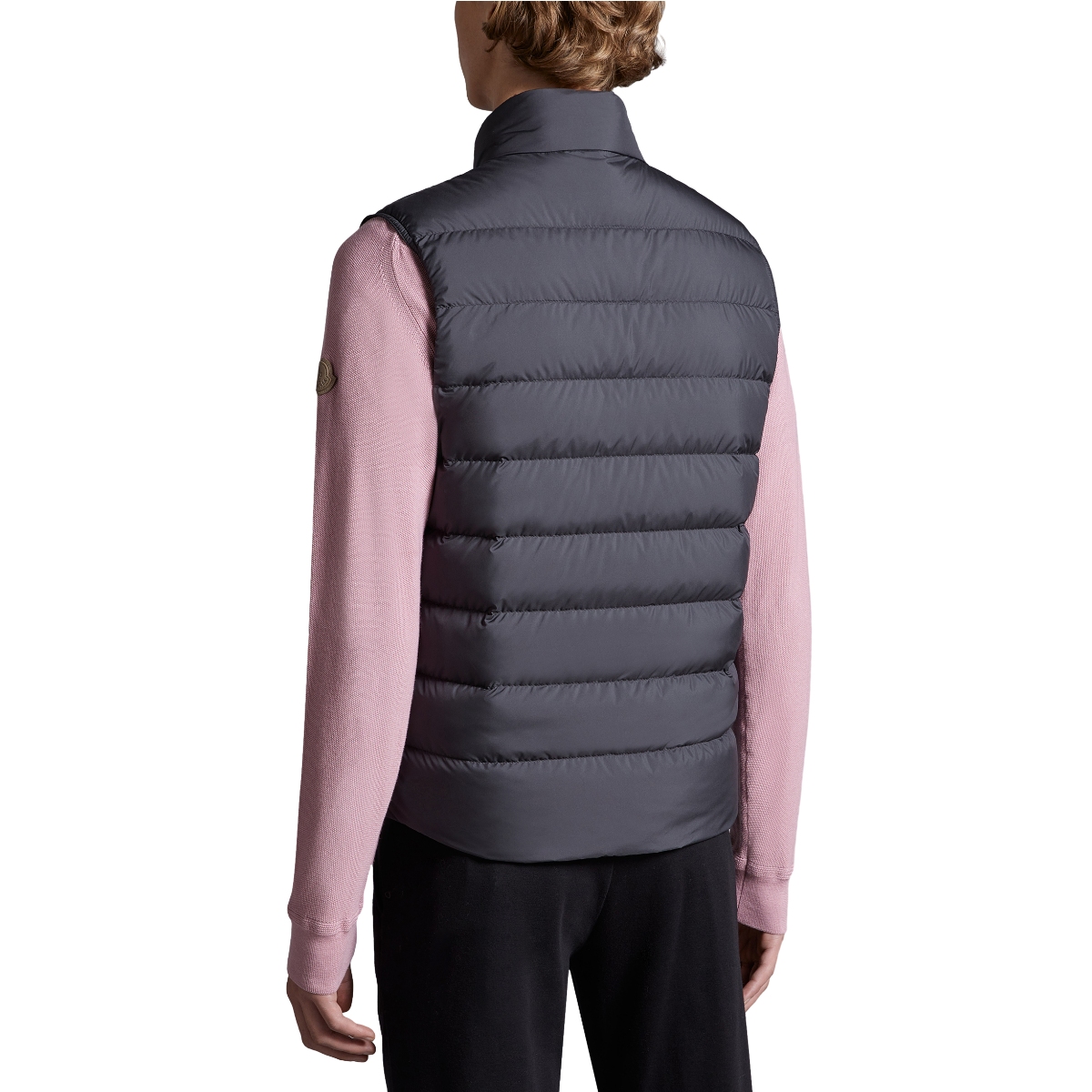 Purchase Moncler SS24 LECHTAL 男女款黑色羽絨背心，皮革標誌裝飾。 J10911A00139549SK999