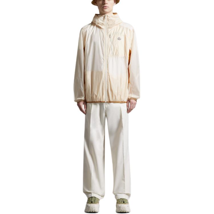 Lookbook 蒙克莱 SS24 MENDES 象牙白宽松防风连帽夹克. J10911A0003668953P02