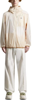 蒙克莱 SS24 MENDES 象牙白宽松防风连帽夹克. J10911A0003668953P02 Lookbook 蒙克莱 SS24 MENDES 象牙白宽松防风连帽夹克. J10911A0003668953P02