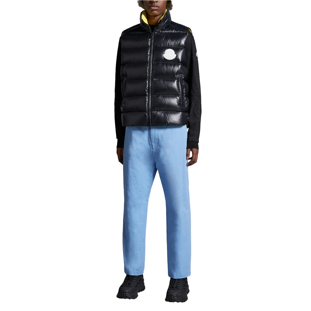 Lookbook Chaqueta Unisex Moncler SS24 PARKE Sin Plumas con Logo Patch Negra. J10911A00079595GJ991