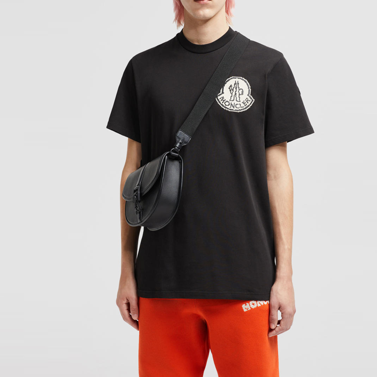 Shop Moncler Kaos Crewneck Logo Pixel SS24 Grafis Warna Hitam. J20918C0000483927998