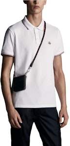 몽클레르 SS24 슬림핏 폴로 셔츠 트리컬러 니트 칼라 화이트 J10918A7030084556001 Shop 몽클레르 SS24 슬림핏 폴로 셔츠 트리컬러 니트 칼라 화이트 J10918A7030084556001