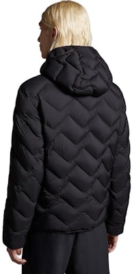 Moncler SS24 Jaket Unisex Steliere Hooded Down Quilted Hitam. J10911A00020596K7999 Shop Moncler SS24 Jaket Unisex Steliere Hooded Down Quilted Hitam. J10911A00020596K7999