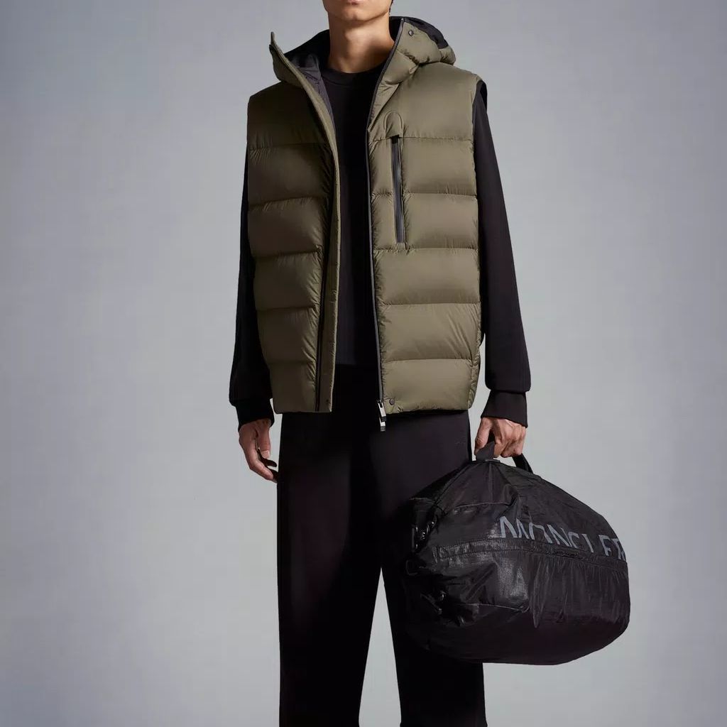 Purchase Moncler Tamega 橄欖綠連帽無袖背心休閒外套。 I20911A00178596K7818