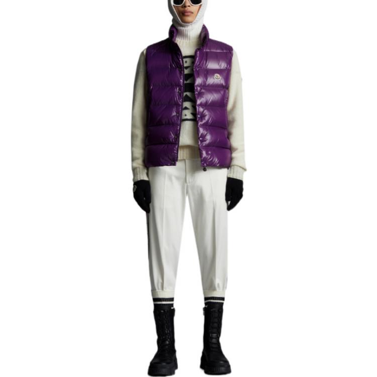 Lookbook Chaleco Unisex Moncler Tibb - Color Sólido, Cuello Alto, Morado. H20911A000966895061C