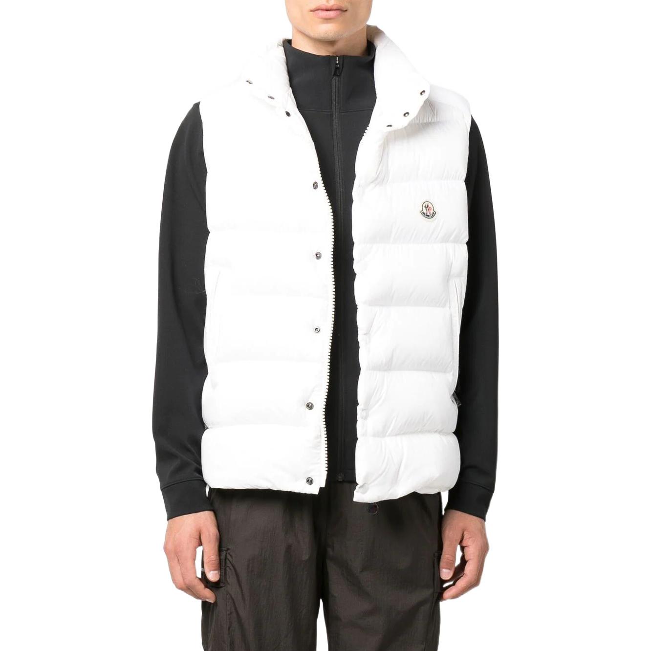 Lookbook Chaleco Acolchado Blanco Moncler Tibb para Hombre con Logo Sólido. 0911A0009668950032