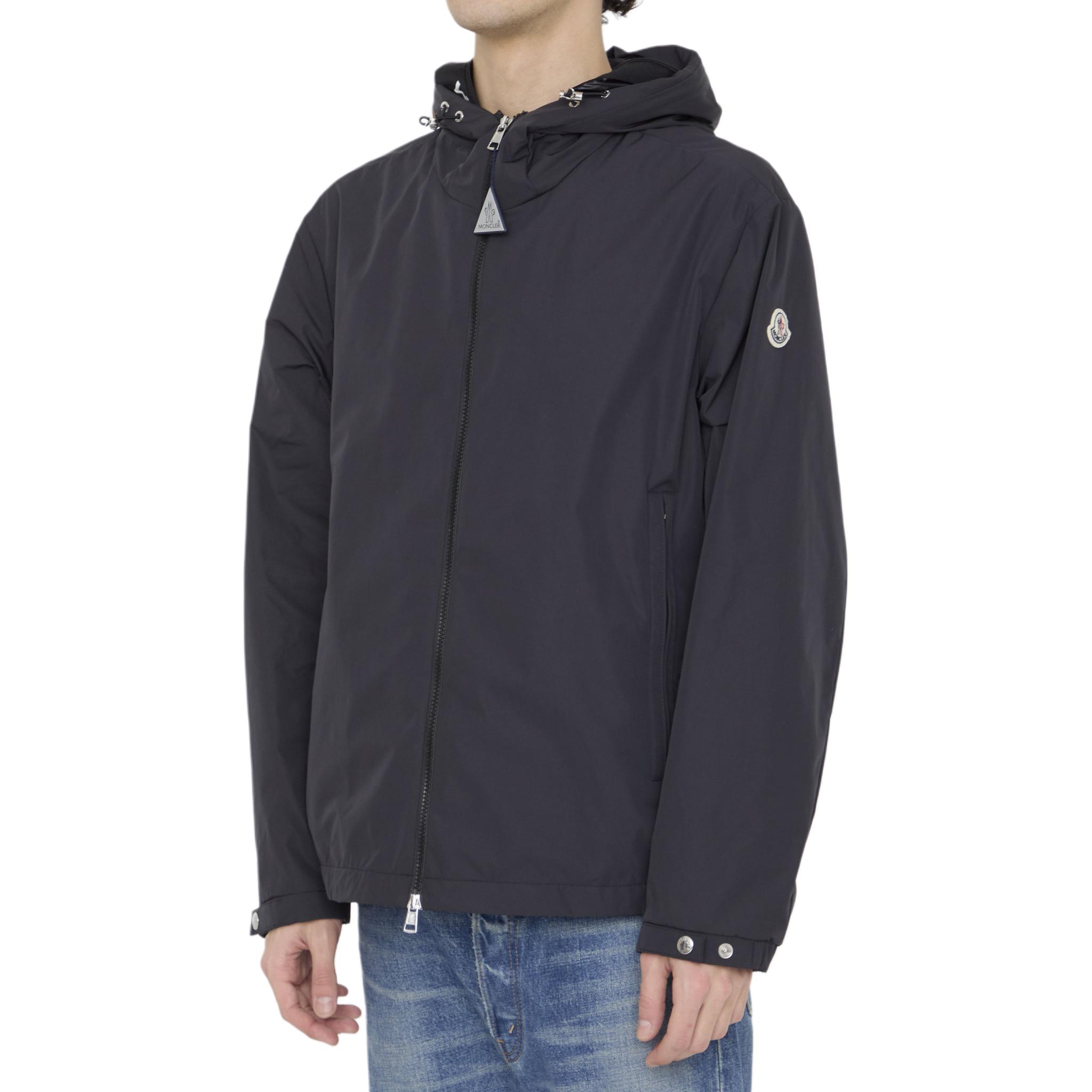 Purchase Moncler Traversier Jaket Zip-Up Berhud Hitam J10911A0008654A91999