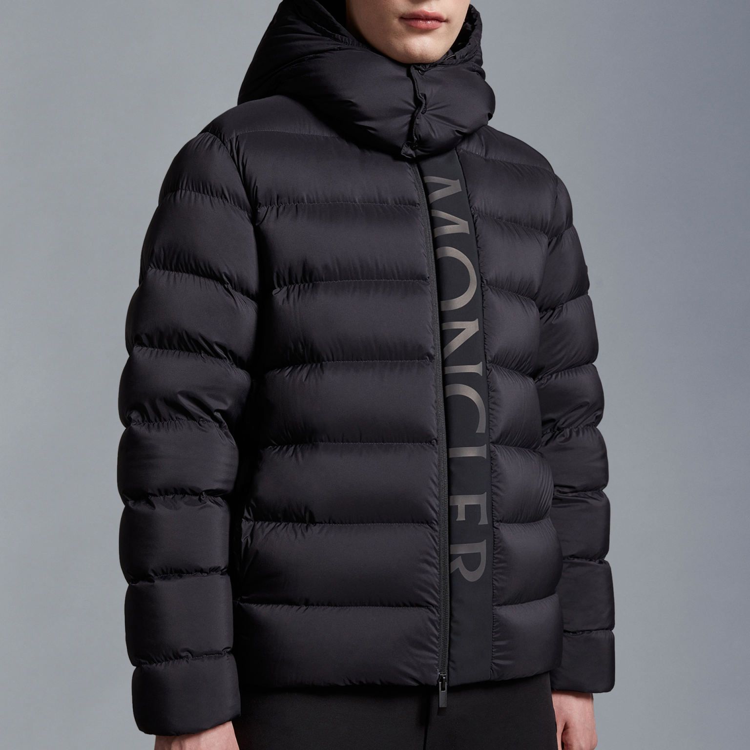 Purchase Moncler Ume Jaket Hitam Hooded - Kot Angsa Pendek Unisex Putih. I20911A00034596K7999