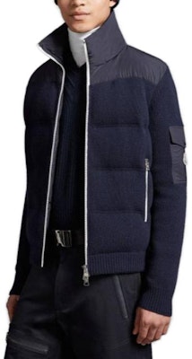 몽클레어 유니섹스 네이비 블루 울 구스다운 지퍼 가디건. I20919B00005M1241750 Shop 몽클레어 유니섹스 네이비 블루 울 구스다운 지퍼 가디건. I20919B00005M1241750