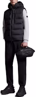 Lookbook Moncler 男女通用純色羽絨連帽無袖背心. I20911A00178596K7999