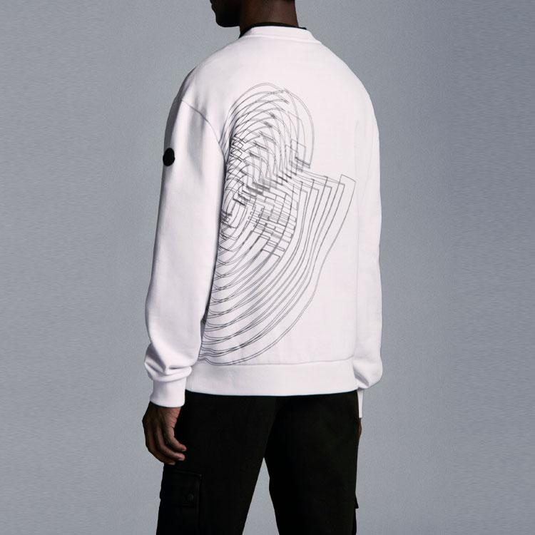 Shop Moncler Baju Crewneck Putih dengan Rekaan Huruf di Belakang. G20918G00016899FL001