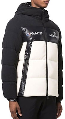 モンクレール メンズ ロゴプリント フード付きダウンジャケット - ブラック/ホワイト。 1A00084899HL 999 Shop モンクレール メンズ ロゴプリント フード付きダウンジャケット - ブラック/ホワイト。 1A00084899HL 999