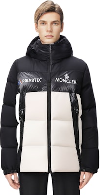 モンクレール メンズ ロゴプリント フード付きダウンジャケット - ブラック/ホワイト。 1A00084899HL 999 Sizing モンクレール メンズ ロゴプリント フード付きダウンジャケット - ブラック/ホワイト。 1A00084899HL 999