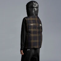 Purchase Moncler Worren 深藍可拆尼龍格紋經典背心. G209U1A00015595E3770
