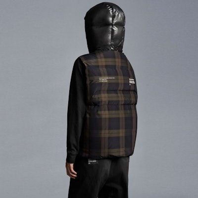 Moncler Worren Navy Blue Detachable Nylon Checkered Classic Vest. G209U1A00015595E3770 Purchase Moncler Worren Navy Blue Detachable Nylon Checkered Classic Vest. G209U1A00015595E3770