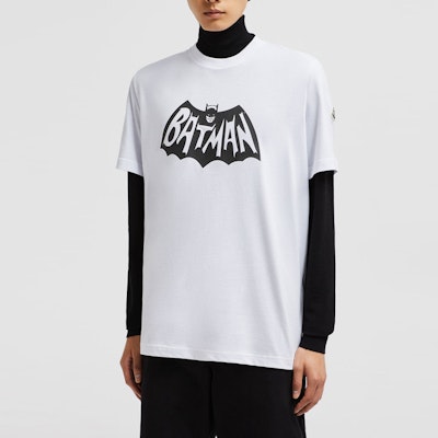 Moncler x Batman Logo Crewneck T-Shirt Putih Kolaborasi. J20918C0004189AHD002 Purchase Moncler x Batman Logo Crewneck T-Shirt Putih Kolaborasi. J20918C0004189AHD002
