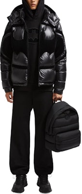Moncler x 蝙蝠俠 Solander 短款男女羽絨外套 黑色可調袖口 J20911A00161595ZJ999 Lookbook Moncler x 蝙蝠俠 Solander 短款男女羽絨外套 黑色可調袖口 J20911A00161595ZJ999