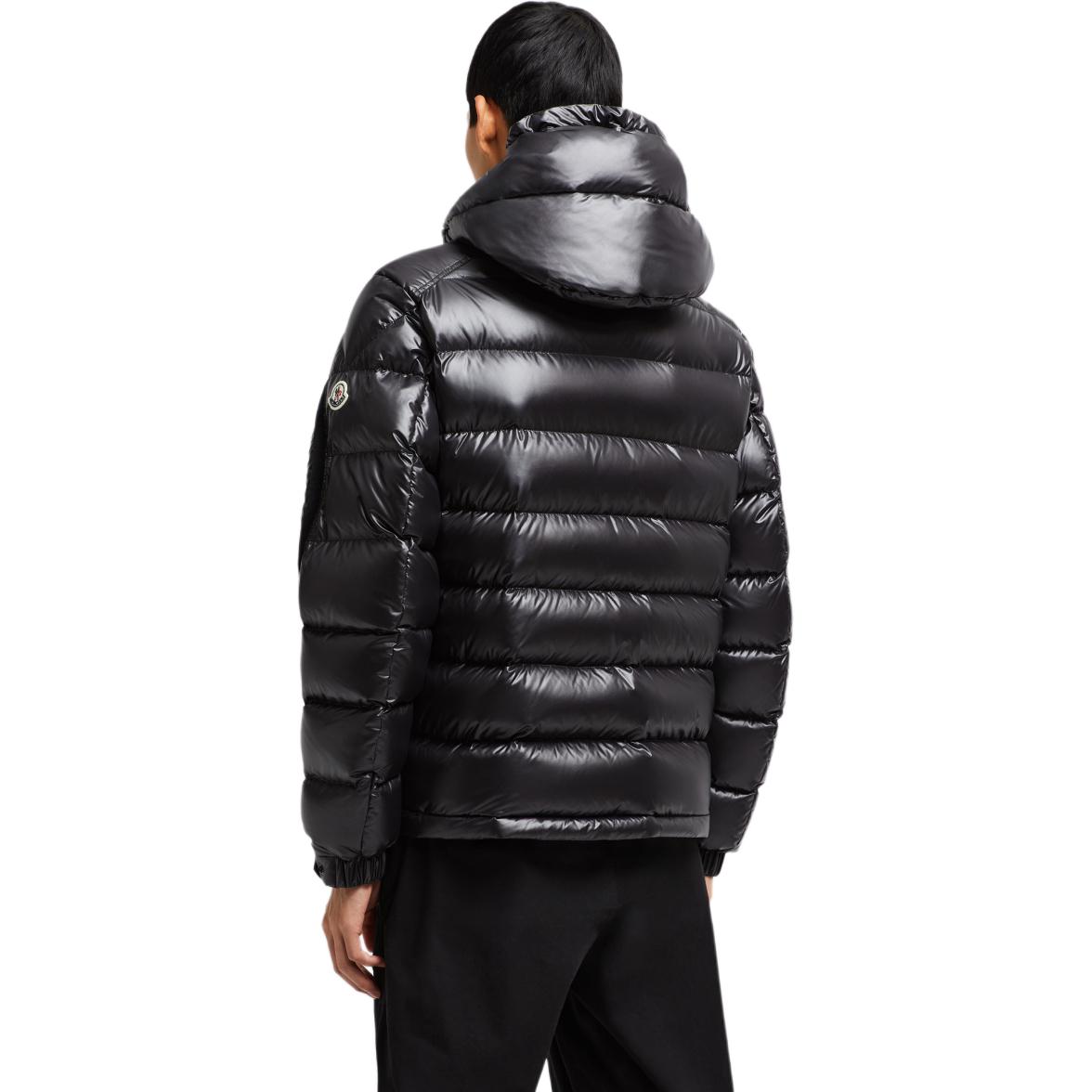 Shop Moncler x 蝙蝠俠 Solander 短款男女羽絨外套 黑色可調袖口 J20911A00161595ZJ999