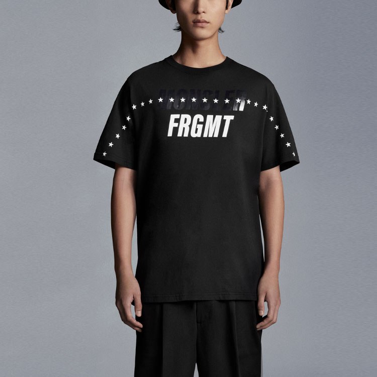 Moncler Fragment FW21 Star Letter Print Black Crewneck Tee . G209U8C000038392B999 圖 3