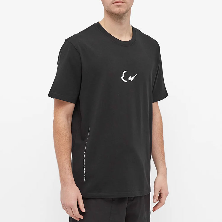 Shop Moncler x Fragment Hiroshi Fujiwara Baju Hitam Logo Petir Unisex. 8C000058392B999