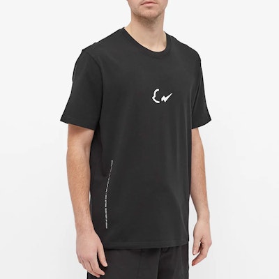 Moncler x Fragment 藤原浩閃電標誌黑色T恤 男女通用款式 8C000058392B999 Shop Moncler x Fragment 藤原浩閃電標誌黑色T恤 男女通用款式 8C000058392B999