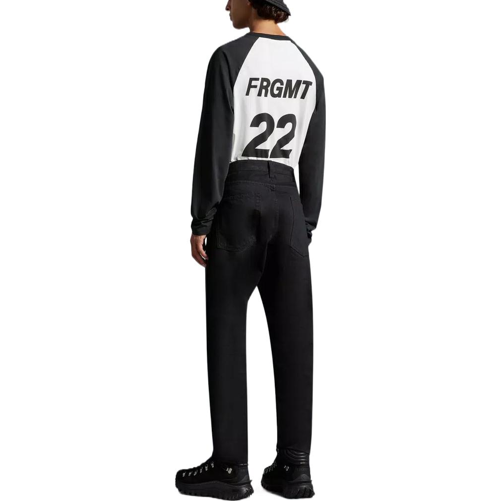 Shop モンクレール x FRGMT 藤原ヒロシ FW22 ブラック ロゴプリント ストレートデニム メンズ H209U2A00001M2319999