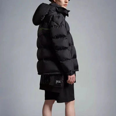 Moncler x FRGMT SS23 Jaket Puffer Hitam Logo Unisex Hoodie Kolaborasi. I209U1A00001M3235999 Lookbook Moncler x FRGMT SS23 Jaket Puffer Hitam Logo Unisex Hoodie Kolaborasi. I209U1A00001M3235999