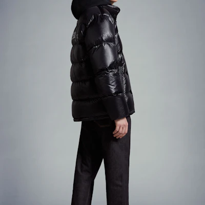 Moncler x FRGMT SS23 滑雪系列黑色短款羽絨外套 男女冬季穿搭. I209U1A00003M3078999 Details for Moncler x FRGMT SS23 滑雪系列黑色短款羽絨外套 男女冬季穿搭. I209U1A00003M3078999