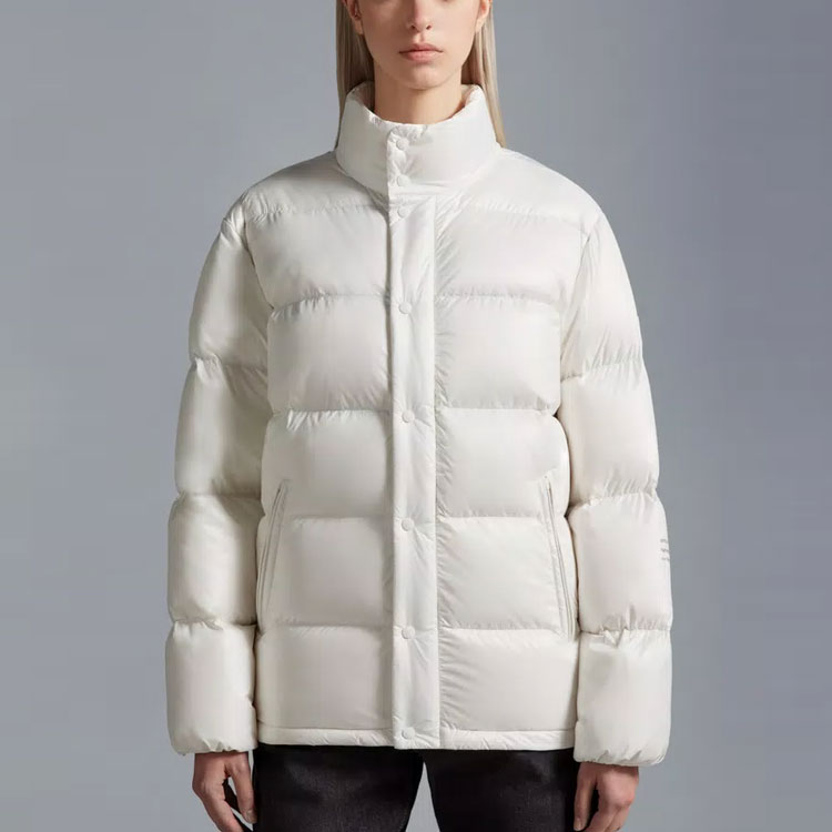 Moncler FRGMT SS23 White Short Puffer Jacket with Lettering Design Unisex. I209U1A00003M3078032 圖 3