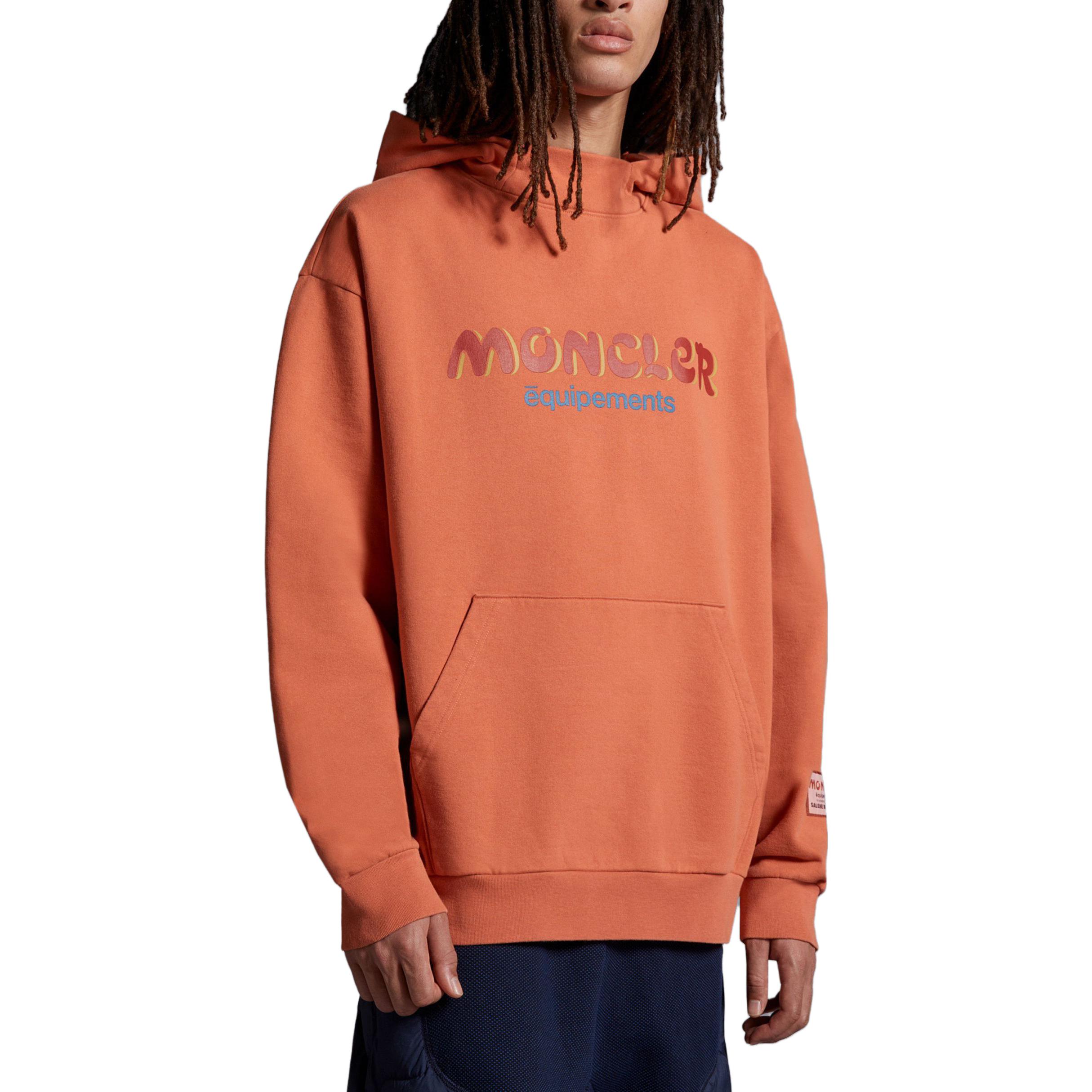 Shop Moncler x FW23 男女同款logo印花口袋卫衣 橙色. I209D8G00002M3237270