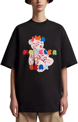 몽클레르 x JW 앤더슨 SS23 블랙 베어 그래픽 프린트 반팔 티셔츠. I109E8C00001M2681999 Lookbook 몽클레르 x JW 앤더슨 SS23 블랙 베어 그래픽 프린트 반팔 티셔츠. I109E8C00001M2681999