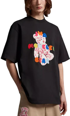 몽클레르 x JW 앤더슨 SS23 블랙 베어 그래픽 프린트 반팔 티셔츠. I109E8C00001M2681999 Purchase 몽클레르 x JW 앤더슨 SS23 블랙 베어 그래픽 프린트 반팔 티셔츠. I109E8C00001M2681999