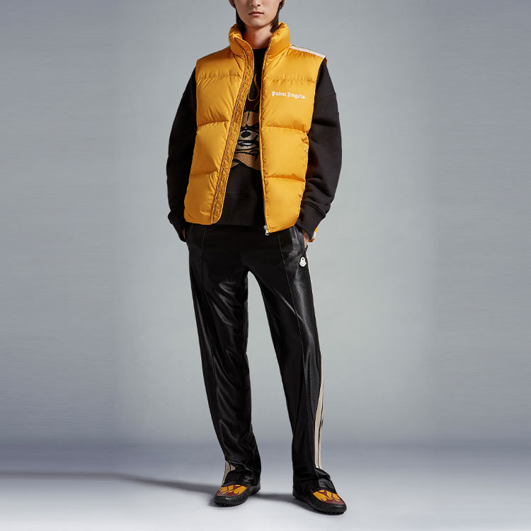 Lookbook MONCLER x Palm Angels Celana Sweat Logo Hitam Unisex. H209L8H00001M2522999