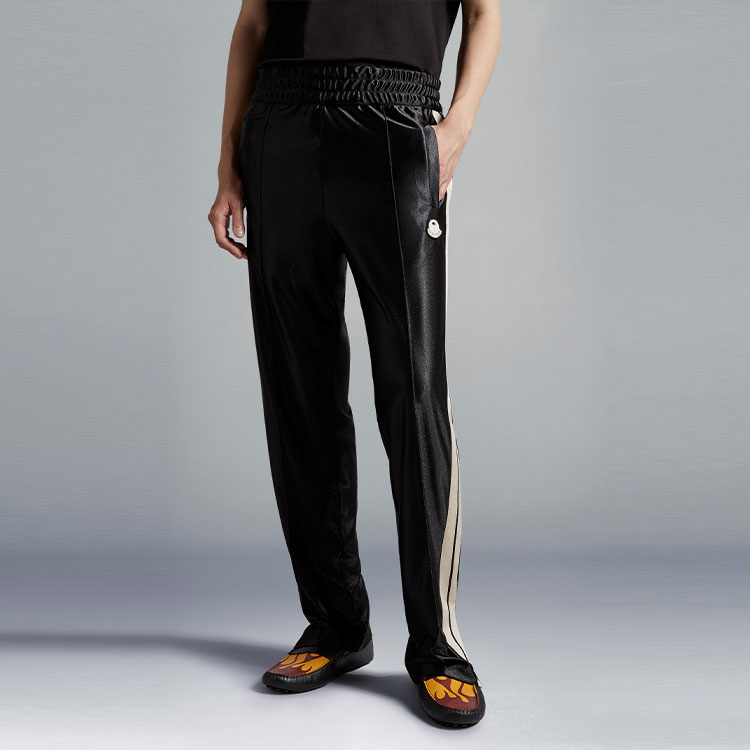 Purchase MONCLER x Palm Angels Celana Sweat Logo Hitam Unisex. H209L8H00001M2522999