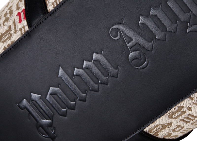 Lookbook 몽클레르 x 팜앤젤스 로고 자카드 더플백 (베이지/블랙) 
