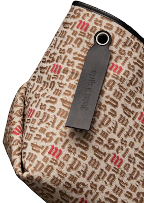 몽클레르 x 팜앤젤스 로고 자카드 토트백 (베이지/블랙)
Lookbook 몽클레르 x 팜앤젤스 로고 자카드 토트백 (베이지/블랙)