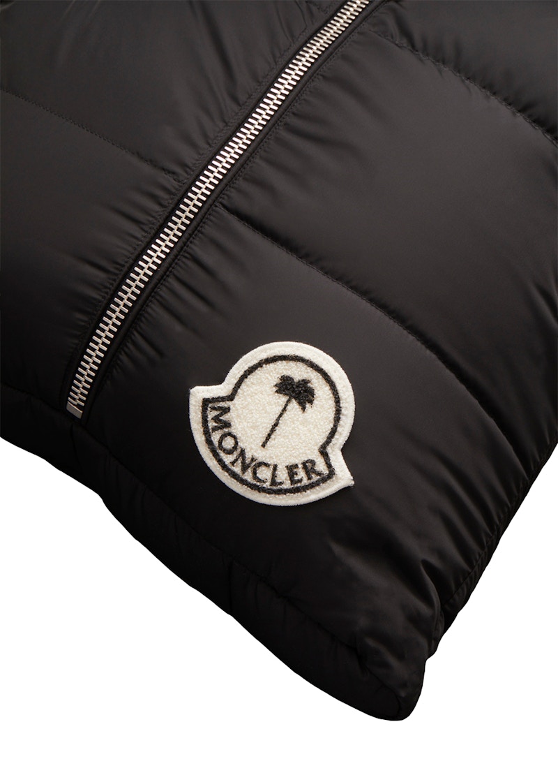 Lookbook 몽클레르 x 팜앤젤스 퀼팅 나일론 숄더백 (블랙)
