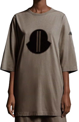 Moncler x Rick Owens FW23 棕色印花Logo男女同款圓領T恤。 I209N8C00001M366923Q Lookbook Moncler x Rick Owens FW23 棕色印花Logo男女同款圓領T恤。 I209N8C00001M366923Q