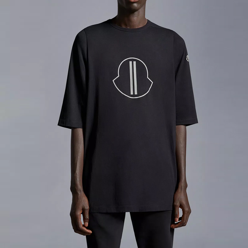 Shop Moncler x RICK OWENS FW23 標誌印花黑色圓領T恤 男女適穿 I209N8C00001M3669999