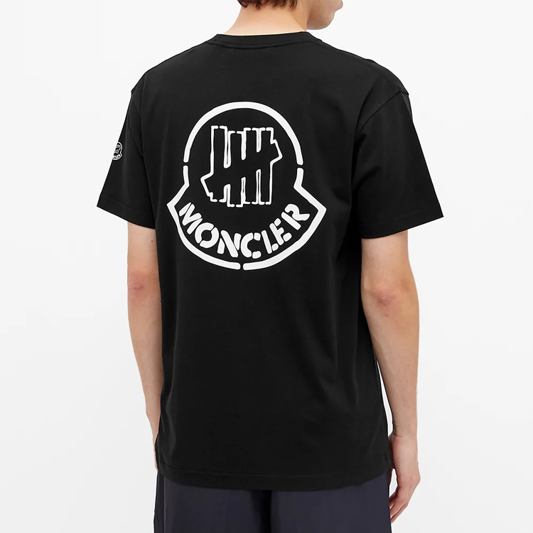 Shop Moncler x UNDEFEATED 黑色印花標誌中性短袖T恤 F20928C71510V8189999