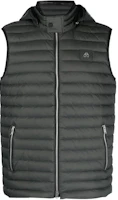 Moose Knuckles Grey Sleeveless Vest with Solid Color and Front Logo Badge M13MV450-1111 Moose Knuckles Grey Sleeveless Vest with Solid Color and Front Logo Badge M13MV450-1111