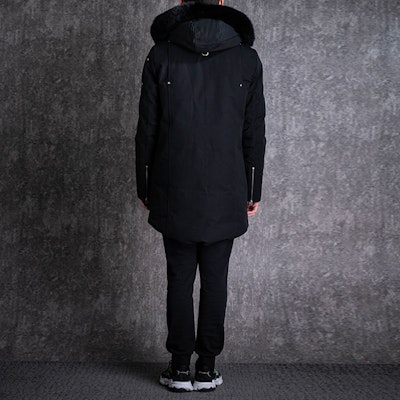 Moose Knuckles 2019秋冬款黑色带毛边羽绒服 男女款 MK4661MP-291 Shop Moose Knuckles 2019秋冬款黑色带毛边羽绒服 男女款 MK4661MP-291