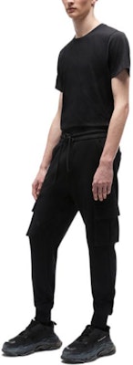 Moose Knuckles FW22 黑色多口袋抽绳休闲裤. M32MR763 Lookbook Moose Knuckles FW22 黑色多口袋抽绳休闲裤. M32MR763