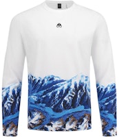 Moose Knuckles Moose SPORT FW24 Snowy Mountain Graphic Unisex White Long Sleeve Tee. M34MT717 Moose Knuckles Moose SPORT FW24 Snowy Mountain Graphic Unisex White Long Sleeve Tee. M34MT717