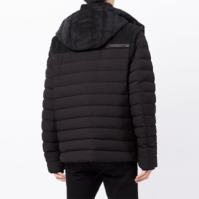 Moose Knuckles Muskeg Logo Patch Jaket Puffer Hitam M31MJ106-292 Purchase Moose Knuckles Muskeg Logo Patch Jaket Puffer Hitam M31MJ106-292