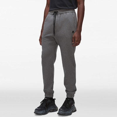 Moose Knuckles Scissor FW22 Celana Jogger Abu-Abu Drawstring. M32MR762-209 Purchase Moose Knuckles Scissor FW22 Celana Jogger Abu-Abu Drawstring. M32MR762-209