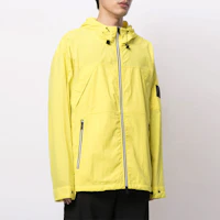 Shop Moose Knuckles 經典黃色厚款舒適外套. M11MJ147-192