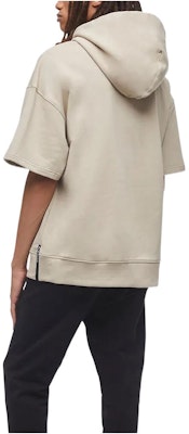 Moose Knuckles SS22 香槟色连帽卫衣 带品牌标志和抽绳. M12MS630-PLAZA Lookbook Moose Knuckles SS22 香槟色连帽卫衣 带品牌标志和抽绳. M12MS630-PLAZA