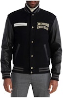 Moose Knuckles SS23 Black Letter Patch Single-Breasted Jacket. M33MB025G-940 Moose Knuckles SS23 Black Letter Patch Single-Breasted Jacket. M33MB025G-940